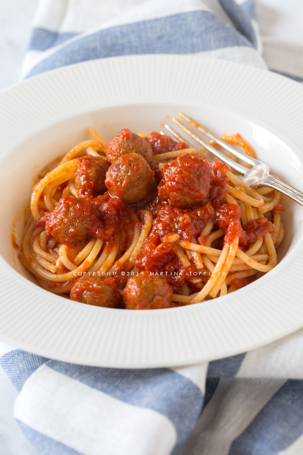 Spaghetti con polpette al sugo - Trattoria da Martina